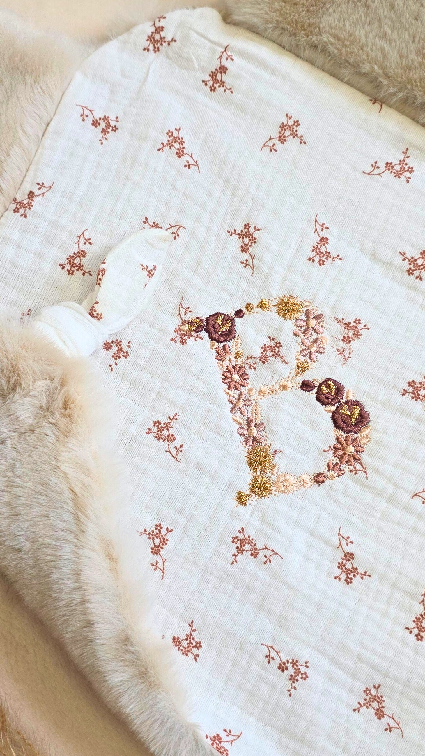 Doudou Alphabet - B
