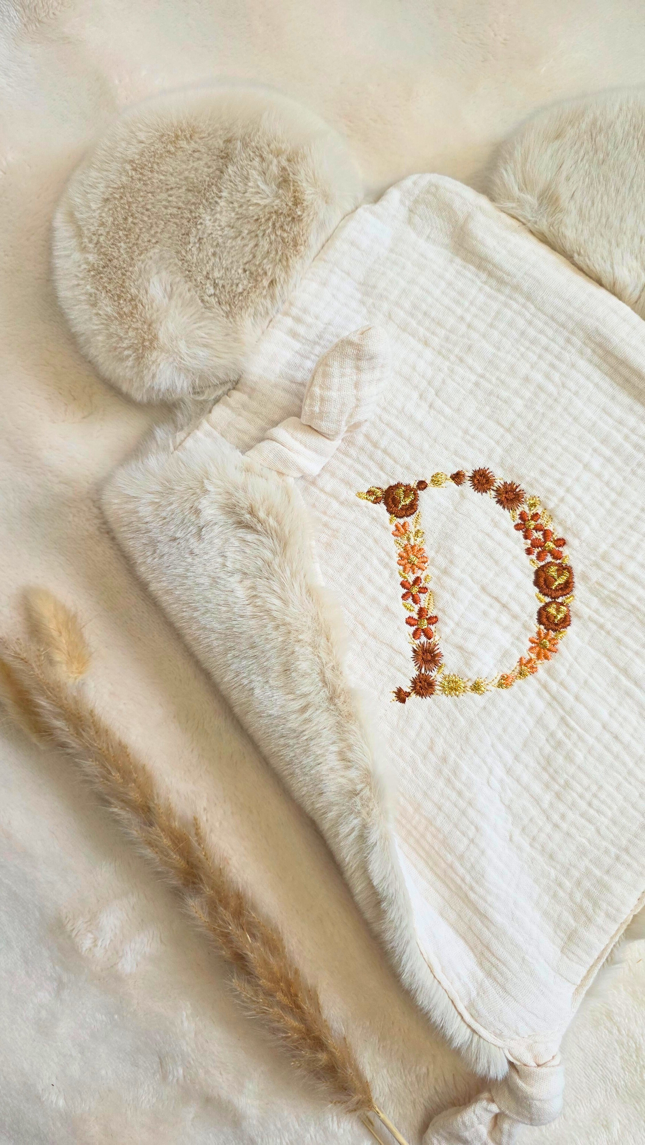 Doudou Alphabet - D