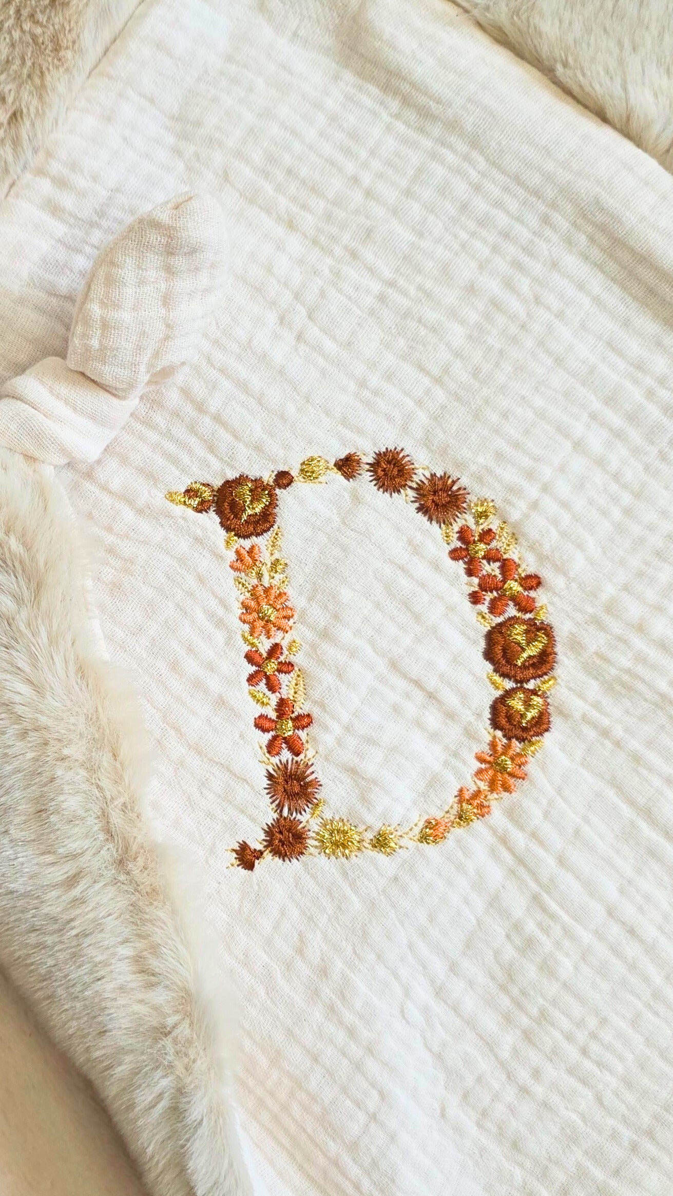 Doudou Alphabet - D